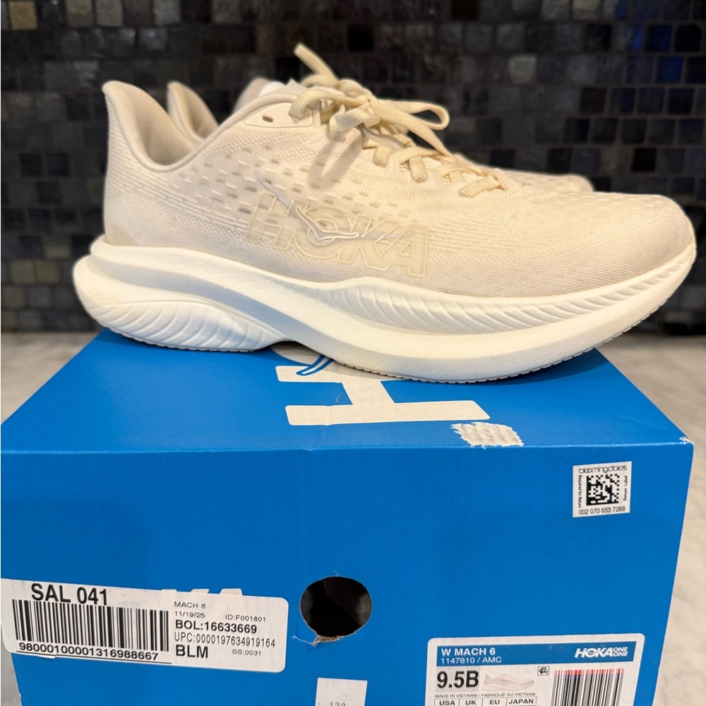 Hoka Mach 6 WOMENS 9.5